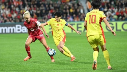 开云体育下载-遗憾！王珊珊领衔防线百密一疏 高空球成致命伤