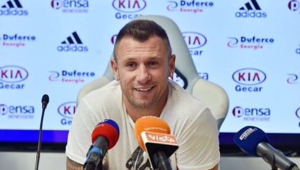 开云官网-卡萨诺：加斯佩里尼和总监的引援想法不同，罗马老板必须做出选择