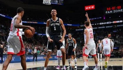 开云体育网址-难以定义的天纵奇才！文班亚马强势带队夺生涯首胜