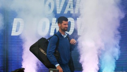 德约科维奇今年四大满贯均止步四强，其中两次输给辛纳