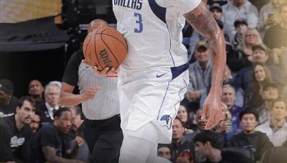 开云体育网址-炸！浓眉要求下周交易！勇士仍拒绝用巴特勒换浓眉！