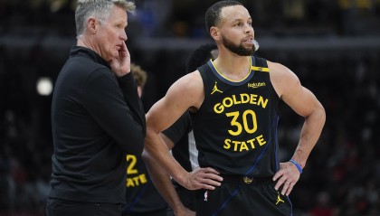 开云体育网址-拓媒：想赢球得看球员搭配 主帅只占10% 勇士伤大将科尔也没辙