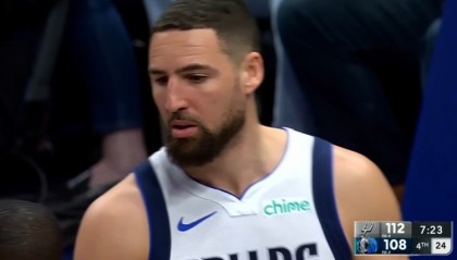 开云下载-下去冷静下吧！克莱连续空位打铁&amp;三分5中0  还送尚帕尼三分犯规