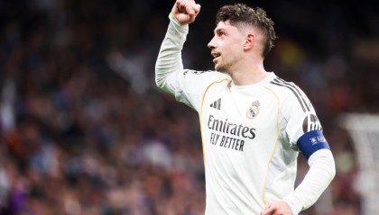 开云体育网址-个个精彩！巴尔韦德3粒进球细节：人球分过、逆足抽射、挑球过人