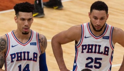 开云下载-场上作用明显场下头脑清晰 34岁的格林依然香饽饽