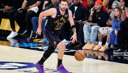 开云体育网址-东契奇成为本赛季第13位单场50+球员 约基奇2次&amp;掘金3人均为最多