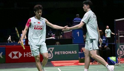 开云下载-全英赛国羽悲喜夜：女线扛旗，男队团灭，决赛死磕韩国！|安洗莹|王祉怡|女双|半决赛|全英羽毛球公开赛_新浪体育_新浪新闻