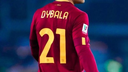 开云体育官网-伤中迪巴拉请缨首发欧联决赛，穆帅面临关键抉择